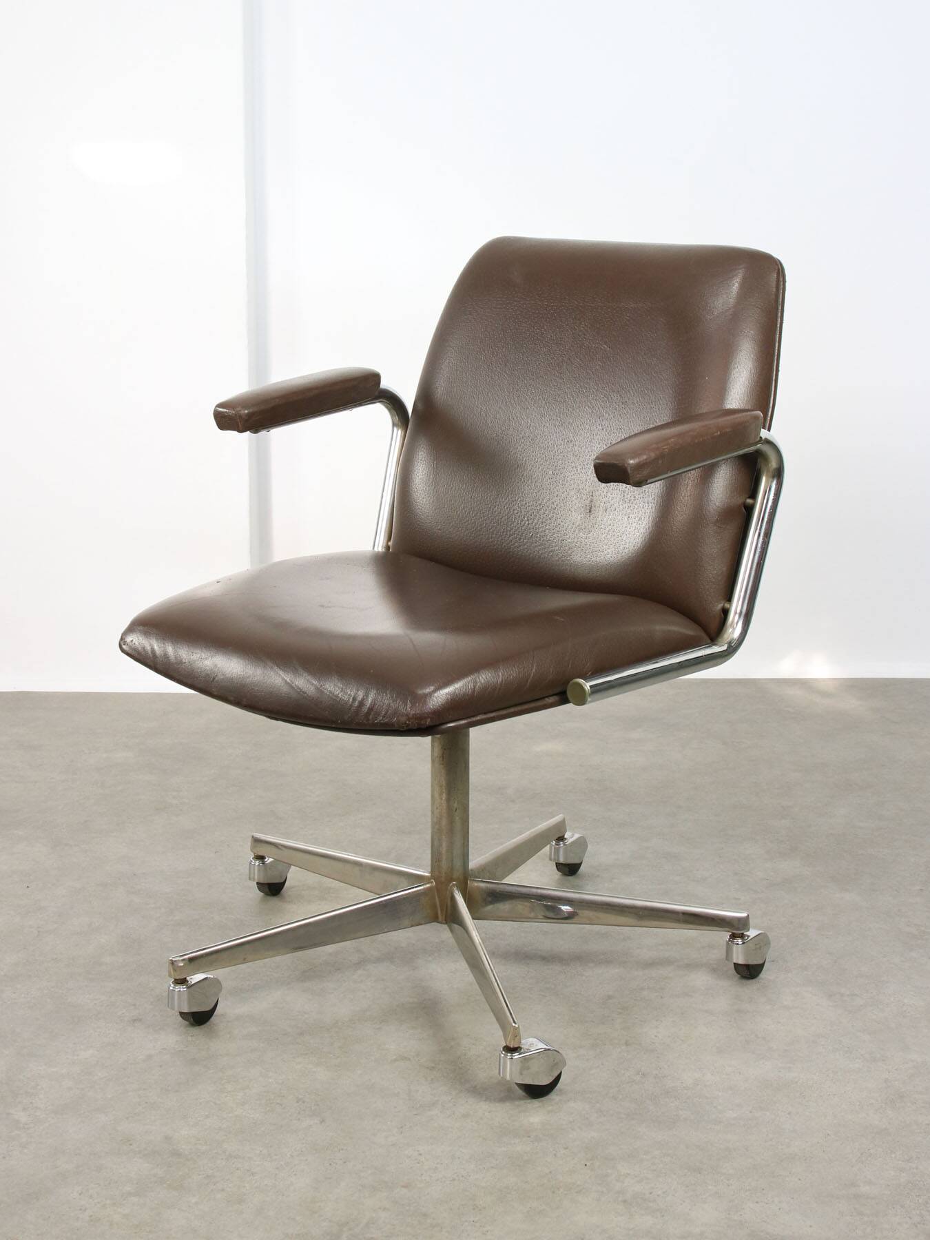 Mid-Century Italian Brown Leather Swivel Chair