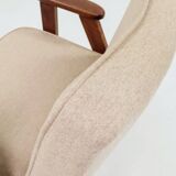 Mid-century modern armchair in camel wool with oak wood.