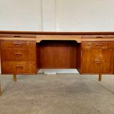 Vintage Danish desk in teak and oak by Børge Mogensen for Søborg Møbelfabrik, 1960s.