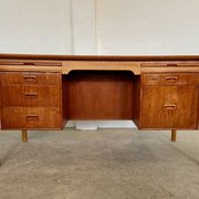Vintage Danish desk in teak and oak by Børge Mogensen for Søborg Møbelfabrik, 1960s.
