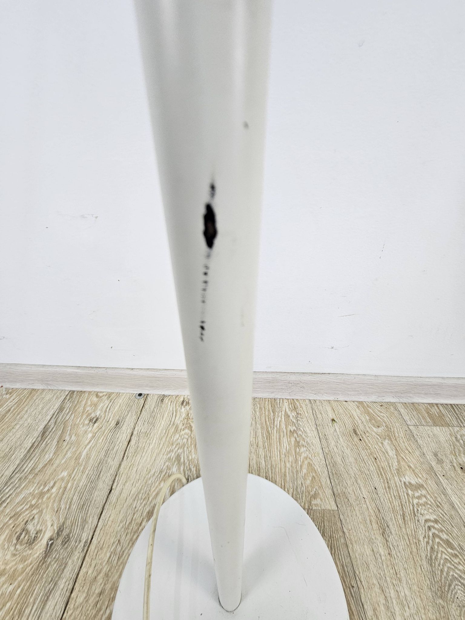 Lampe de sol blanche, Allemagne, années 1960.