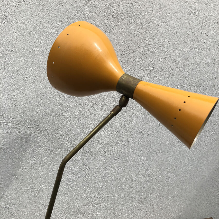 Counterweight diabolo lamp to be installed, double lampshade