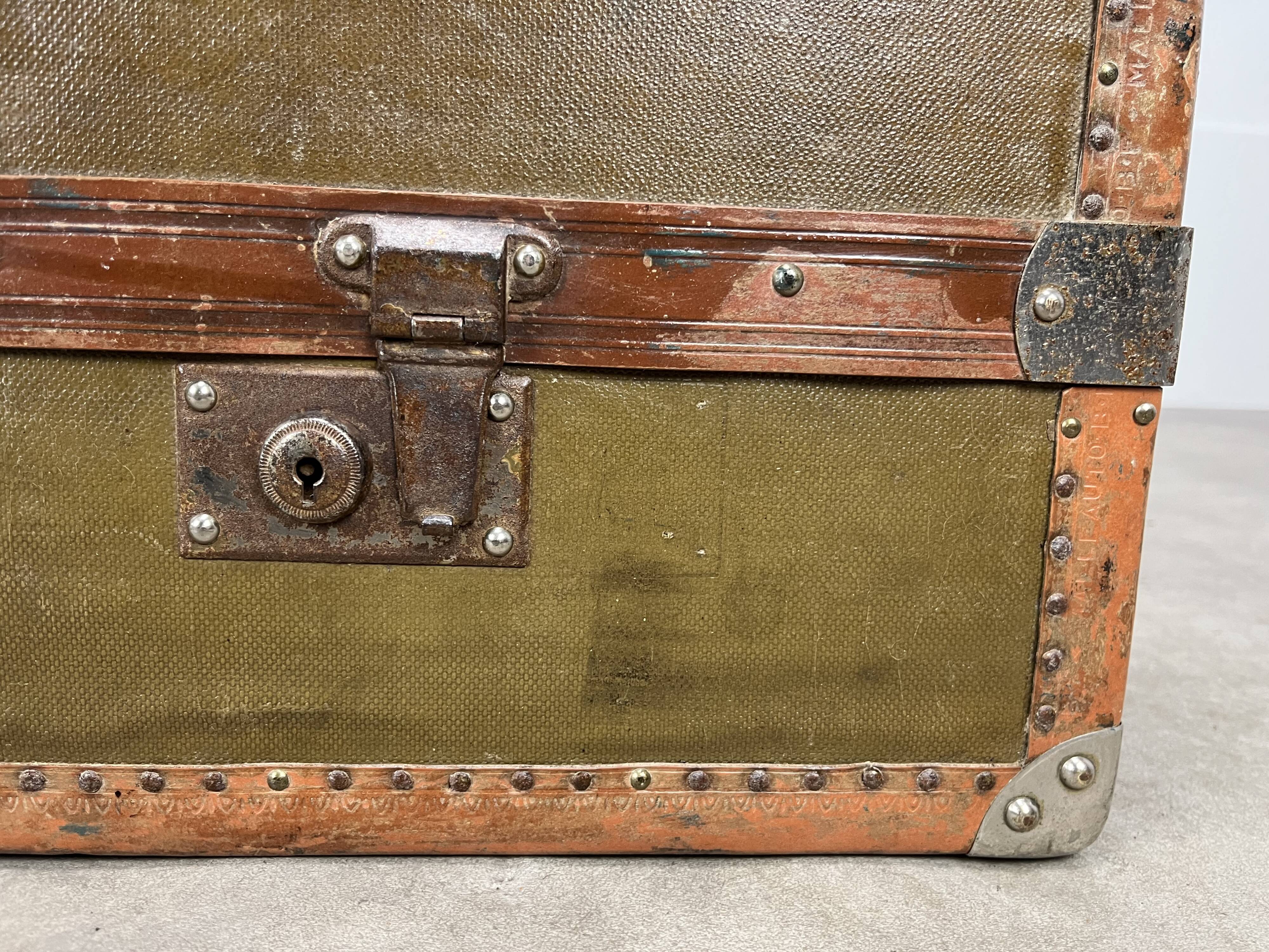 “MallePlume Paris” cabin trunk