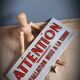 Plaque "Attention"