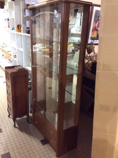 Vitrine en merisier
