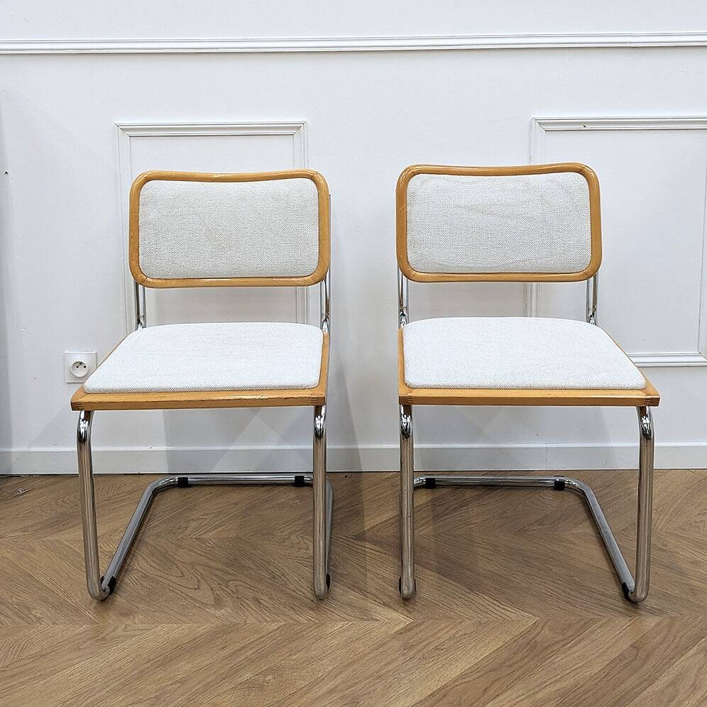 Chaise B32 en tissu rénové