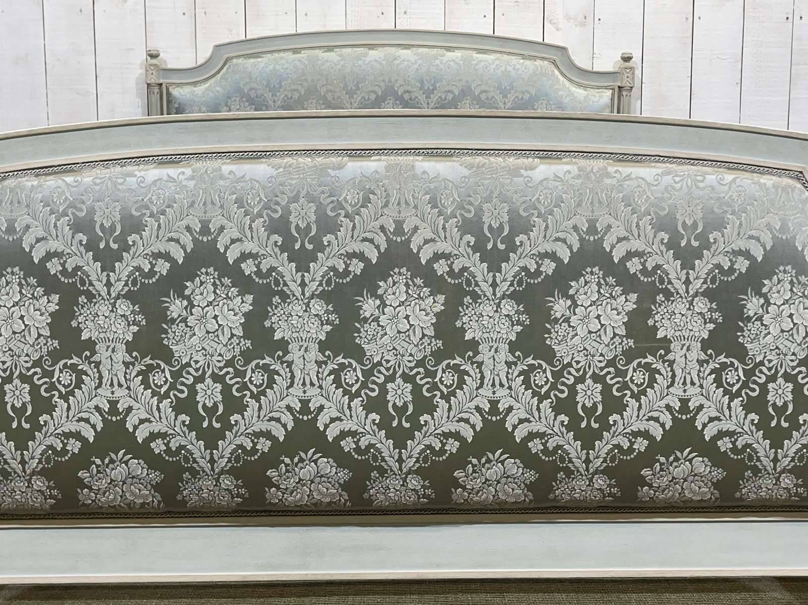 Louis XVI style bed in beech - 140x190 bedding