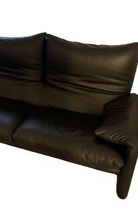 High-end black leather sofa Maralunga by Vico Magistretti for Cassina