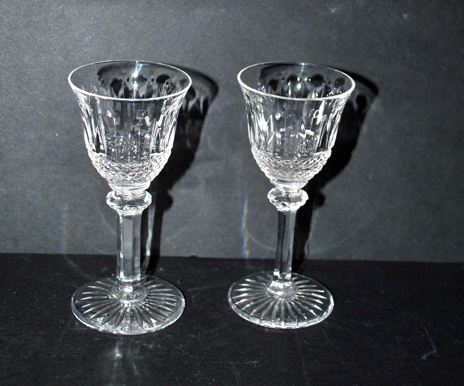 Set of 2 Tommy liqueur glasses in cut crystal of Saint-Louis 9.5cm