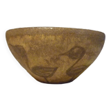 Chamotte clay bowl with bird decoration