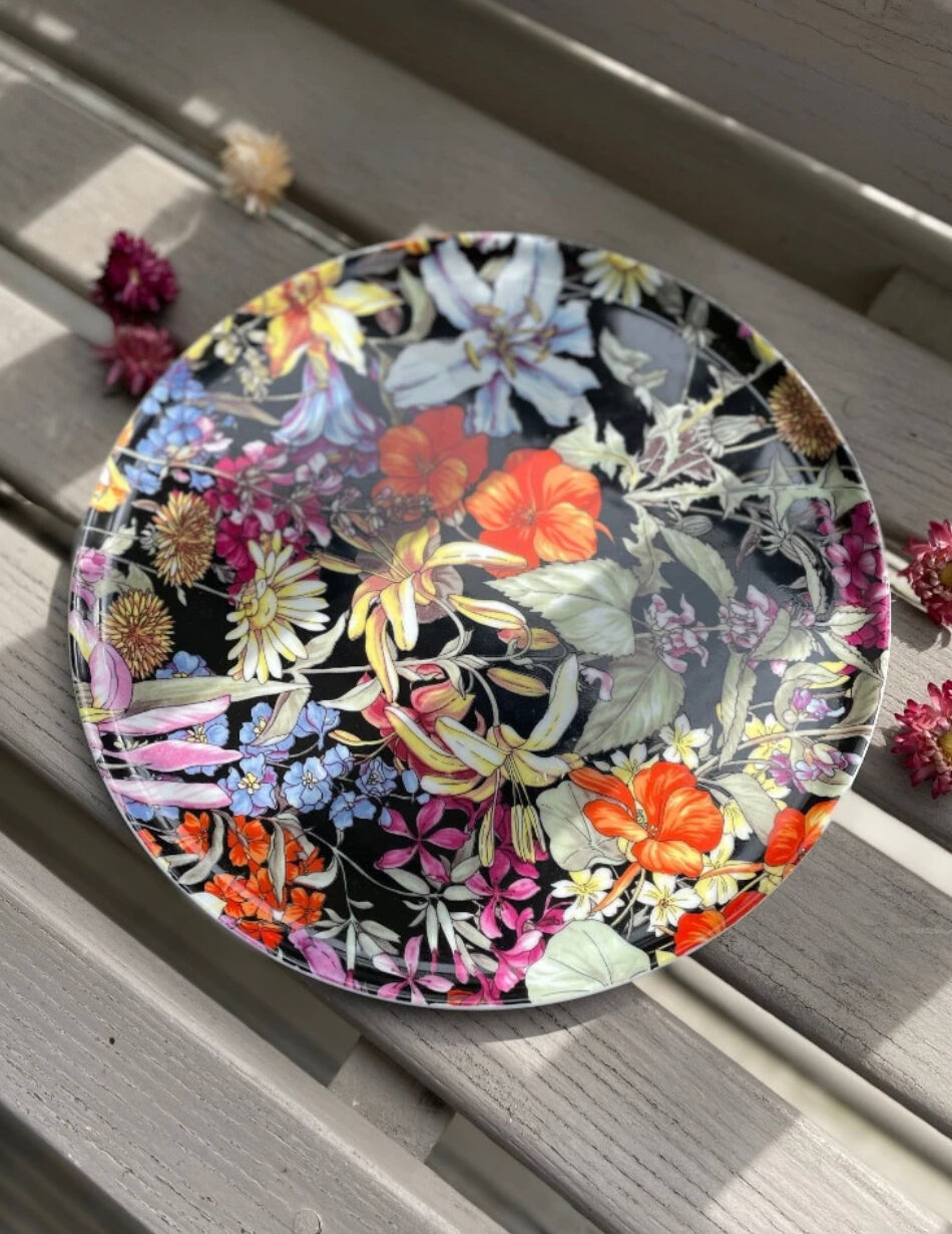Porcelain pie dish