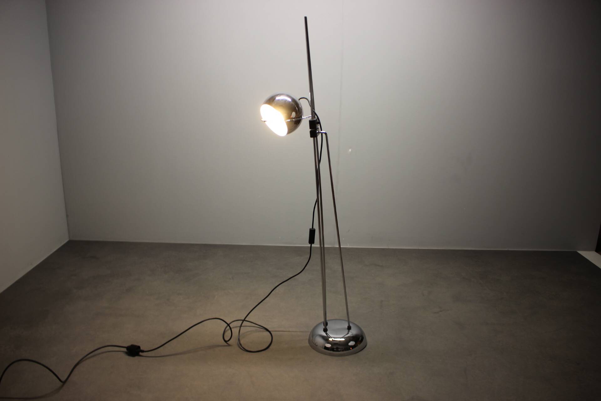 Lampadaire italien réglable en chrome Space Age, années 1960