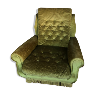 Fauteuil en velours vert olive