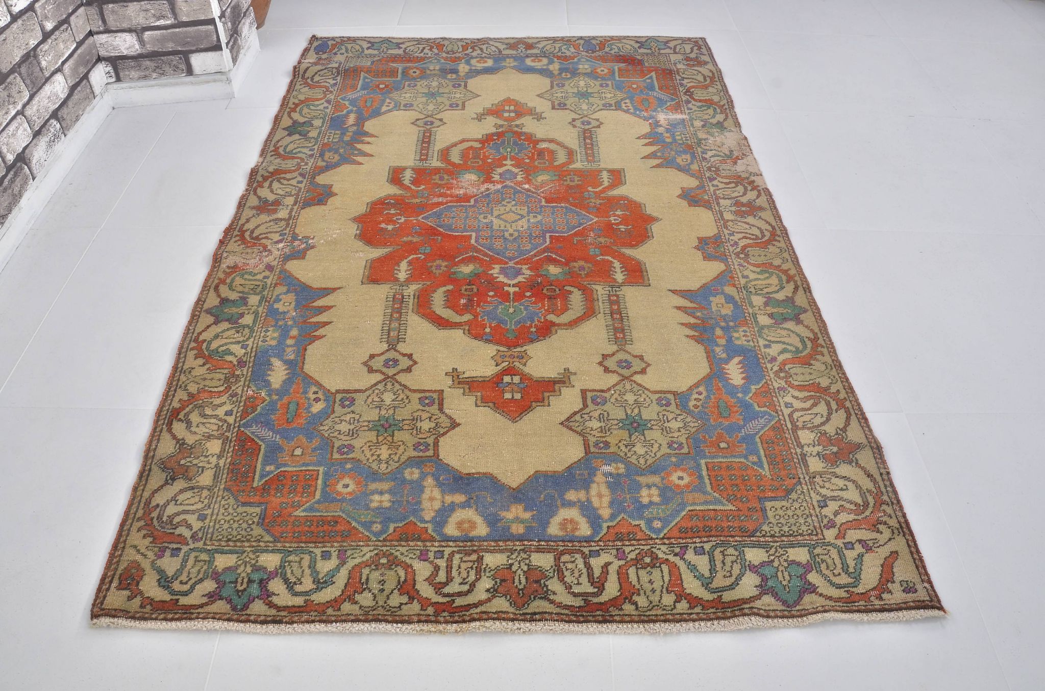 Multi Colour Organic Vintage Carpet sku h434