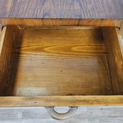Tables de chevet en noyer Art Déco avec porte et tiroir