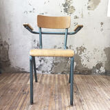 Master chair with armrests