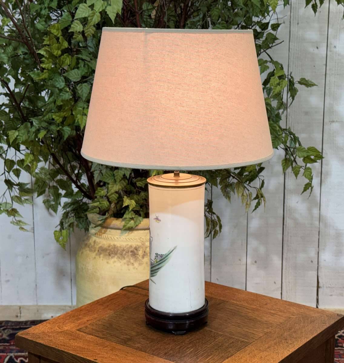 Lamp from the early 20th century - Chinese cylindrical vase in white porcelain.