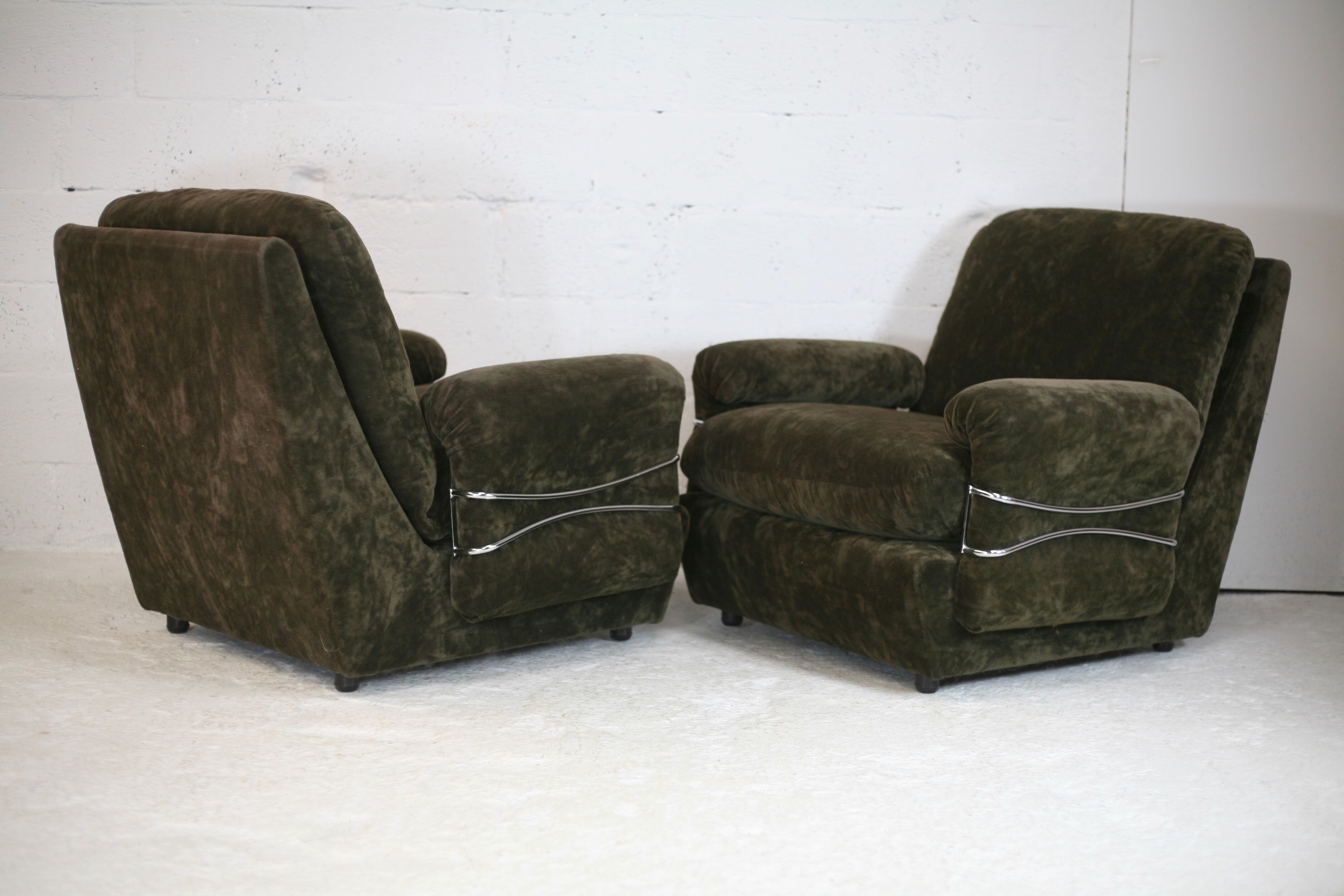 Pair of armchairs "Space Age", brown velvet and steel, France, circa 1970.