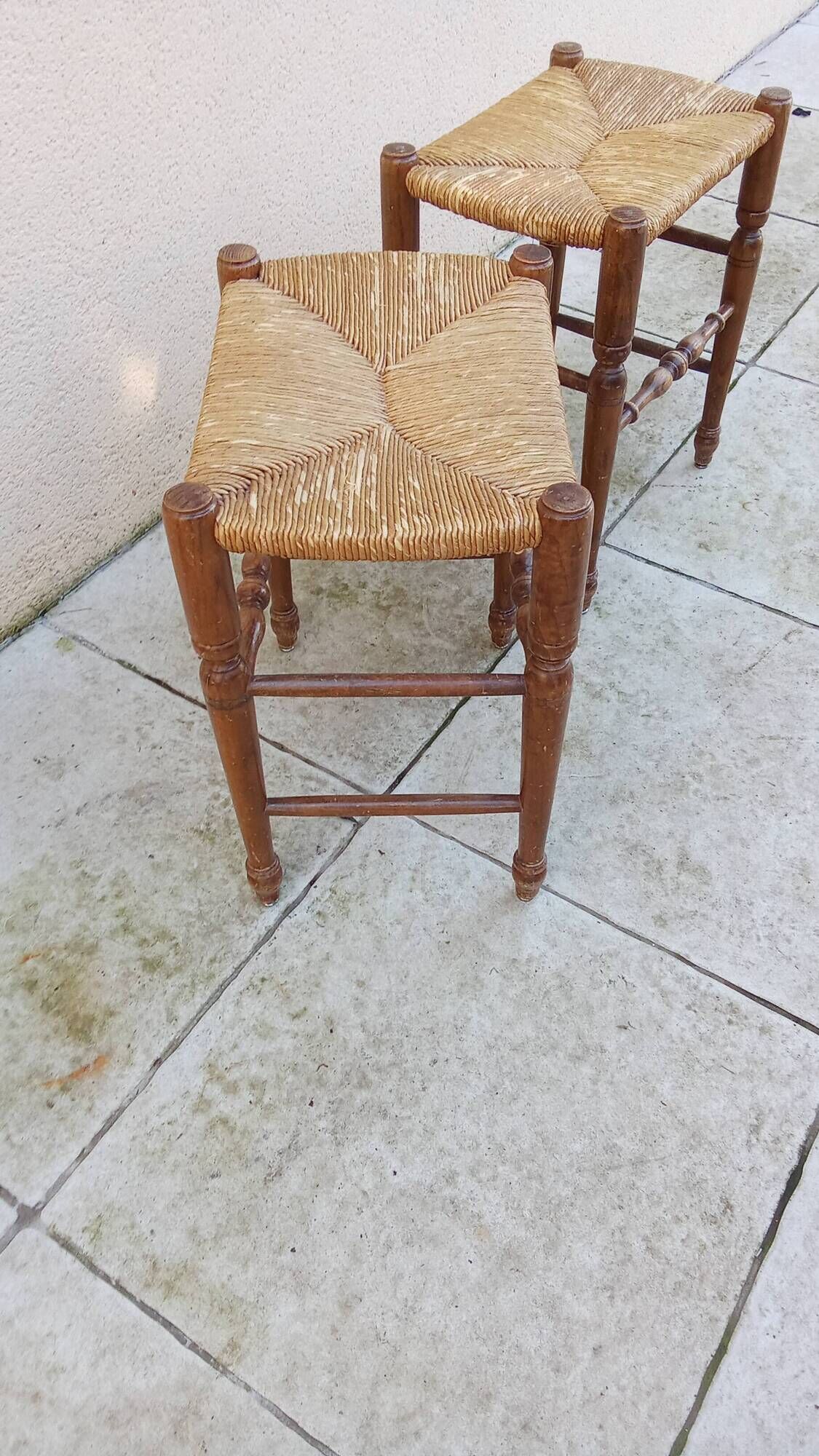 Pair of vintage wooden and straw stools from the 1950s, rectangular.