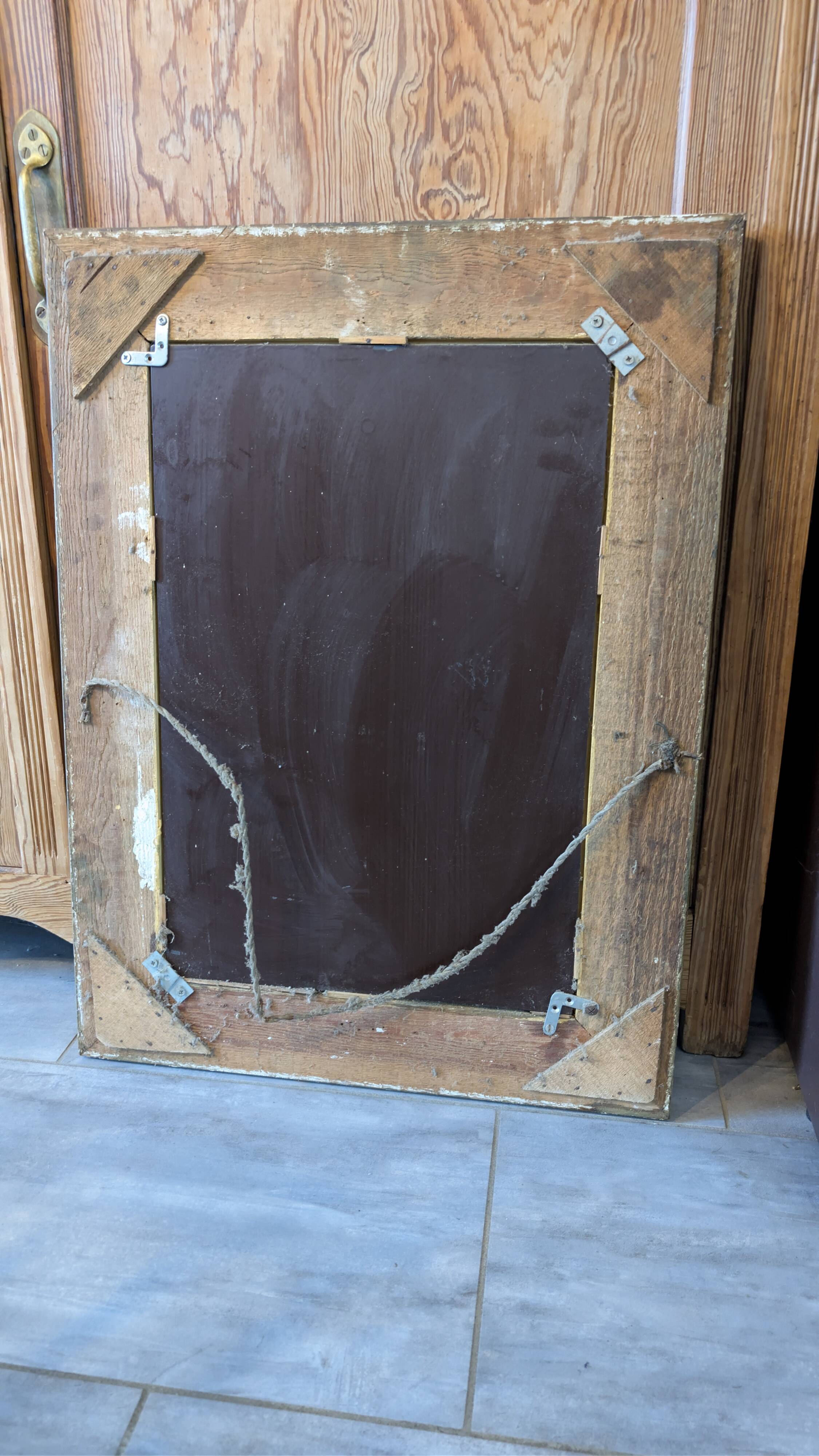 Golden Art Deco style mirror 54 x 72 cm – Geometric relief and elegance