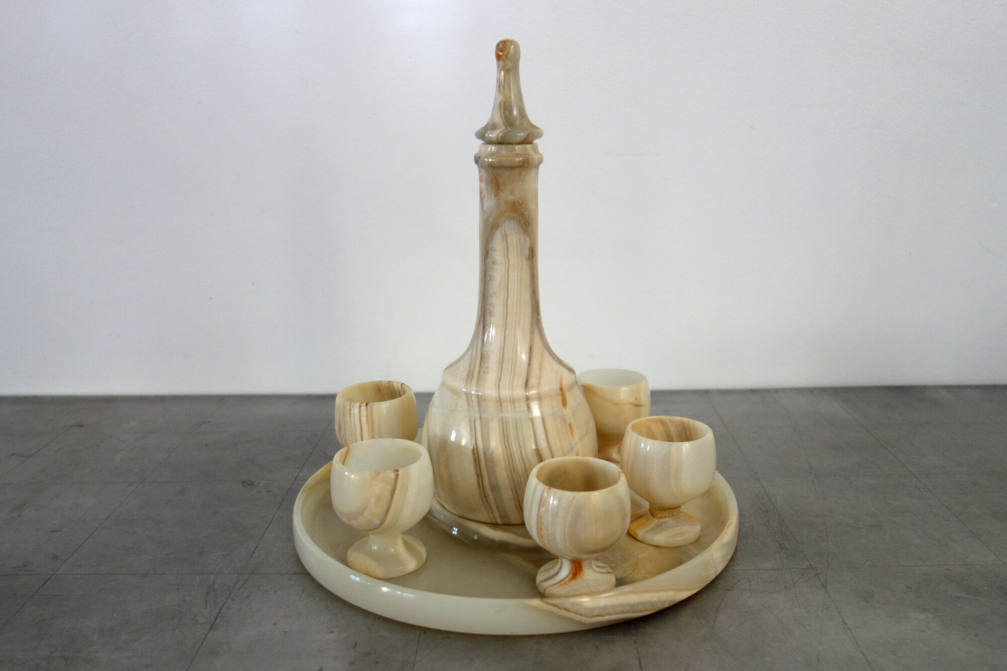 Vintage onyx liquor service