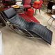 chaise longue italienne à bascule années 1980 en cuir et chrome