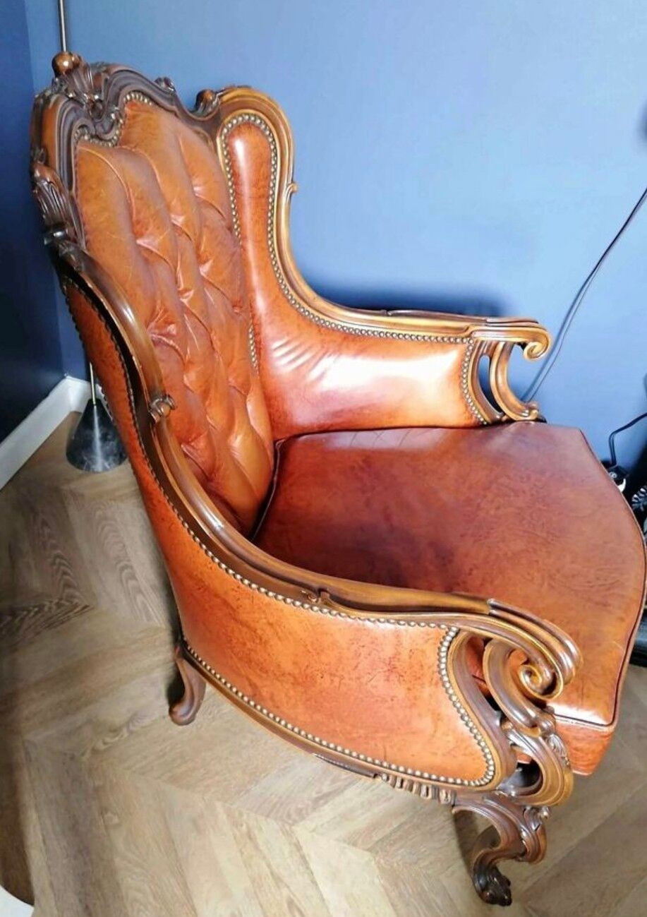 Vintage earchair "Chesterfield" leather