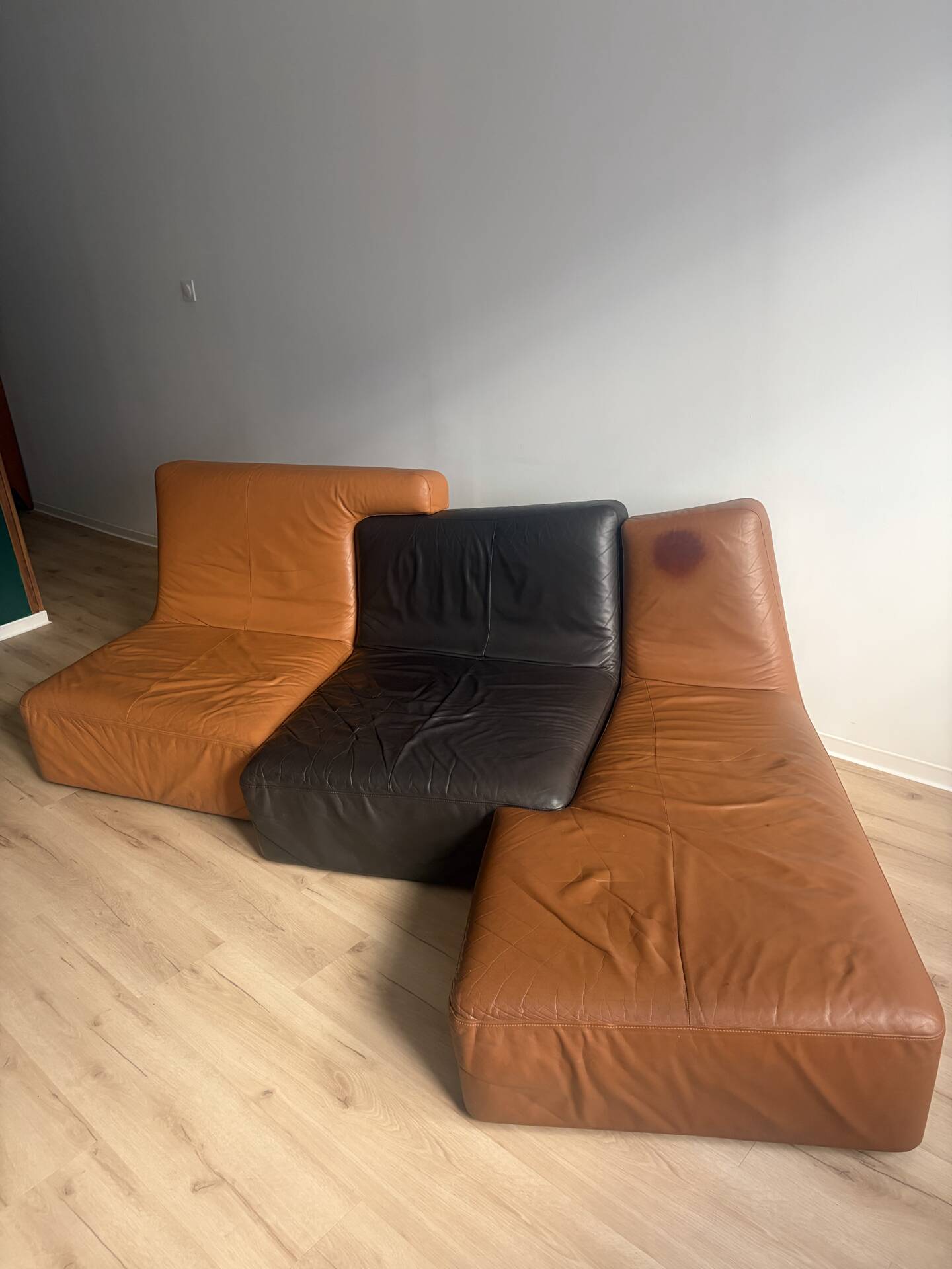Canapé en cuir Ligne Roset Confluence par Philippe Nigro