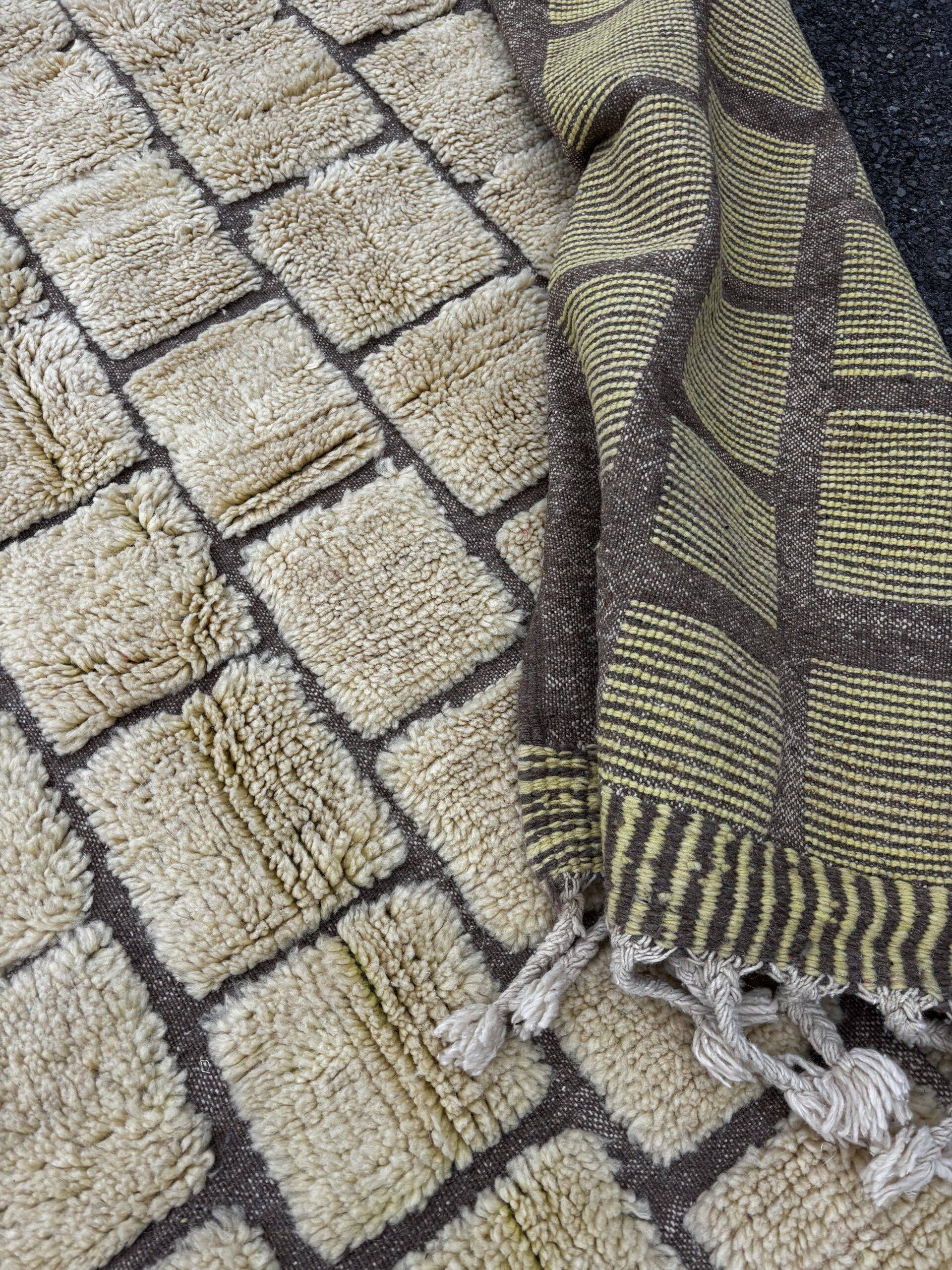 Custom Moroccan Mrirt rug in wool – Golden yellow geometric pattern