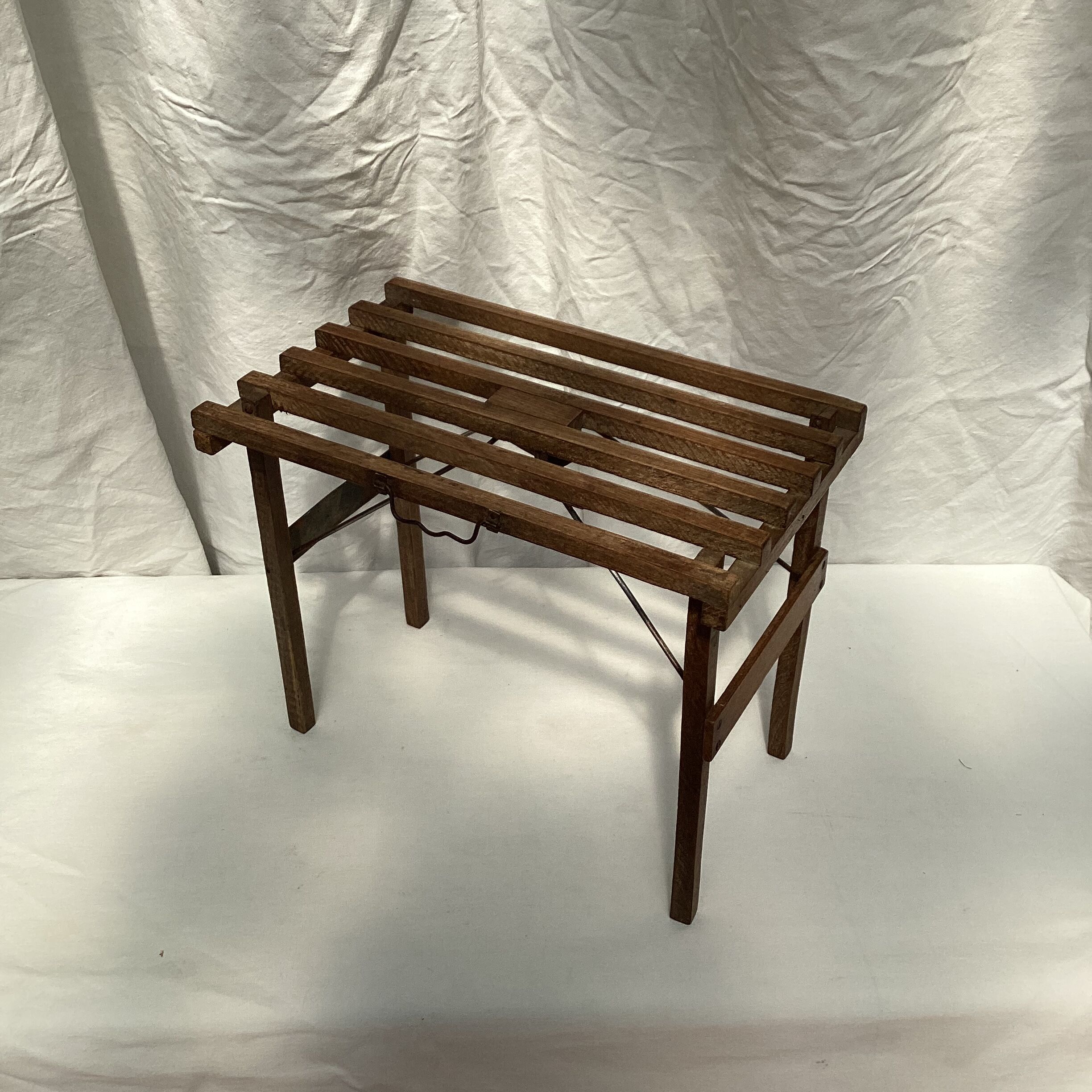 Small folding table in vintage oak wood dimension: H-34cm-L-42cm- Pr-26cm-