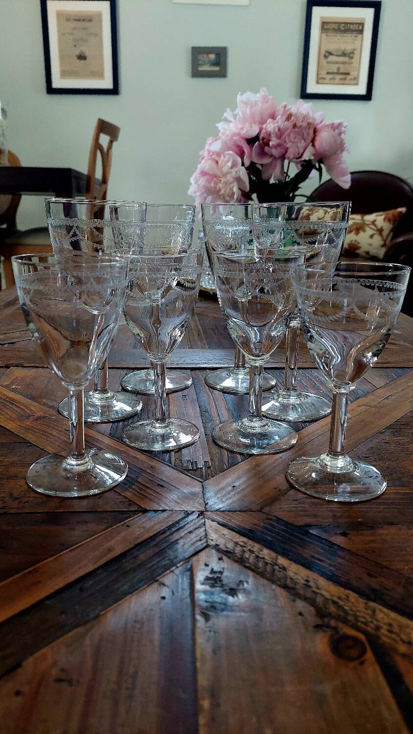Lot de 8 verres en cristal gravé – Style Louis XVI