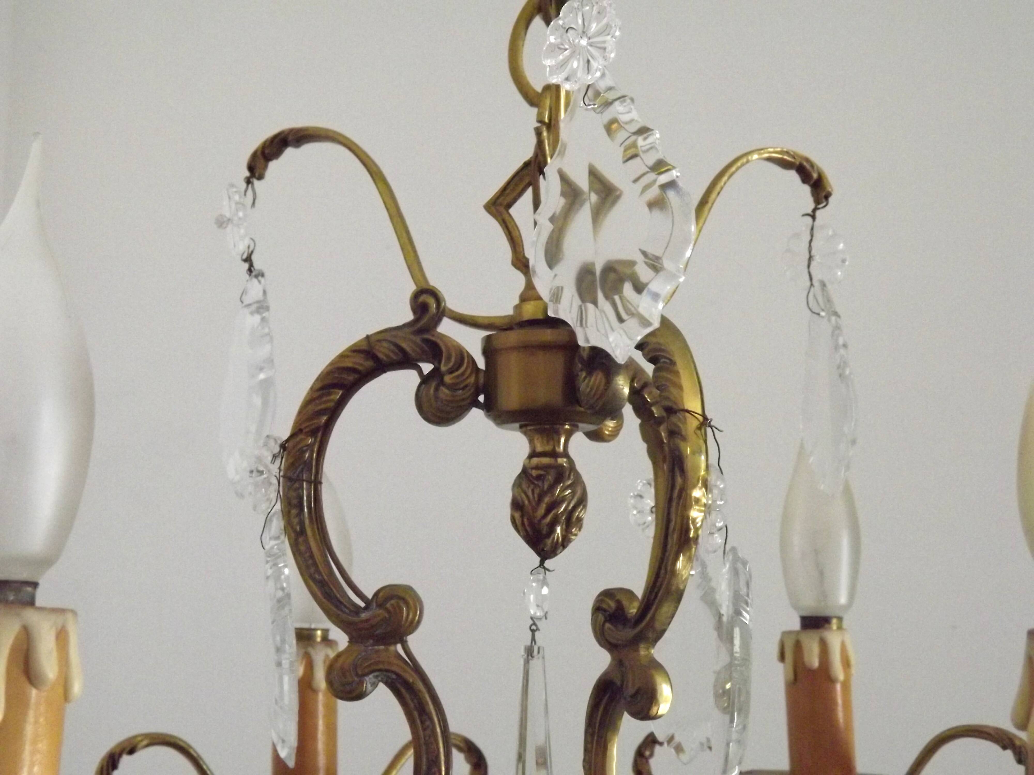 Lustre en bronze à 6 lumières, en cristal, en cage à 3 côtés de style Art Nouveau.
