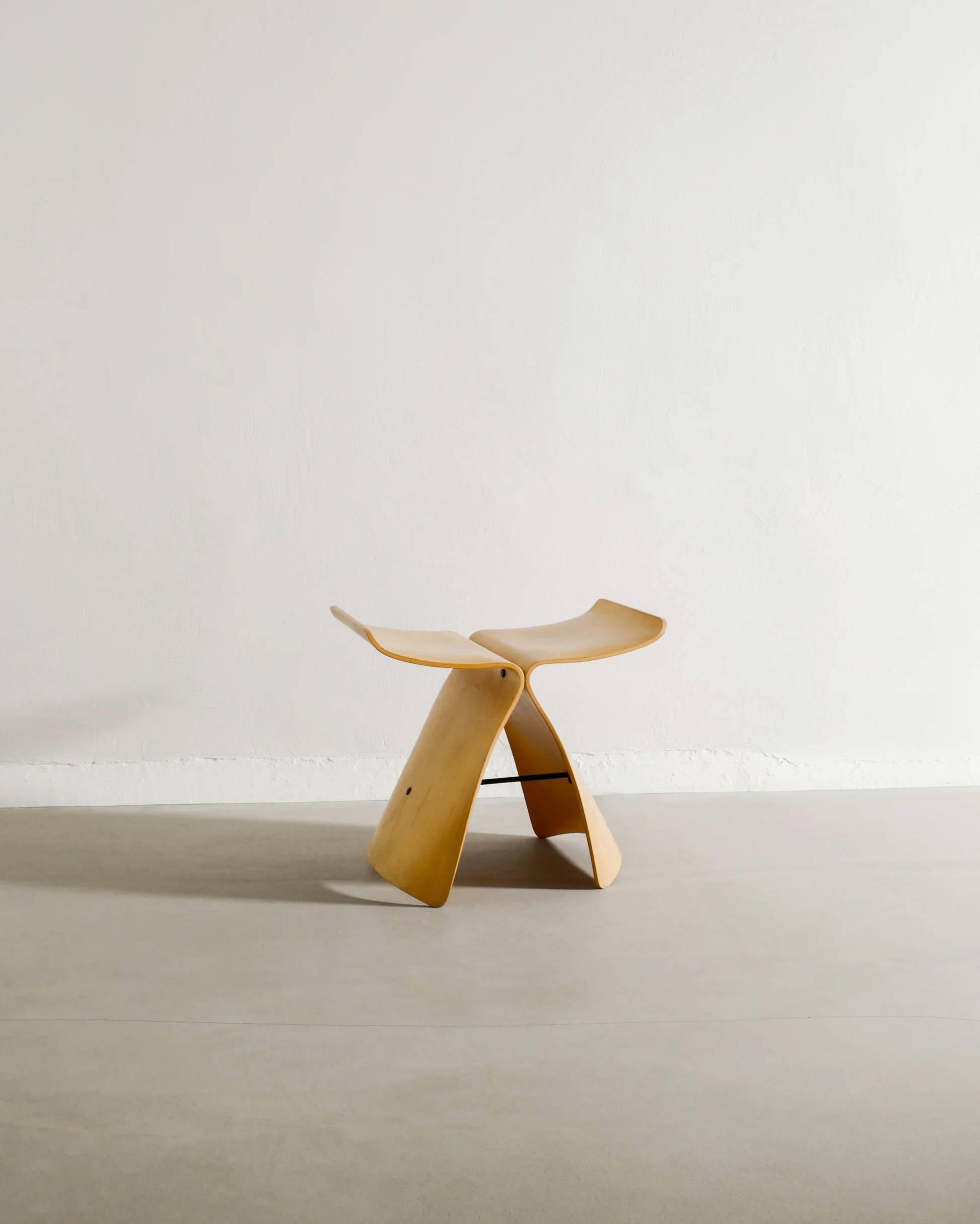VIntage Butterfly Stool in Plywood by Sori Yanagi Butterfly For Tendo Japan