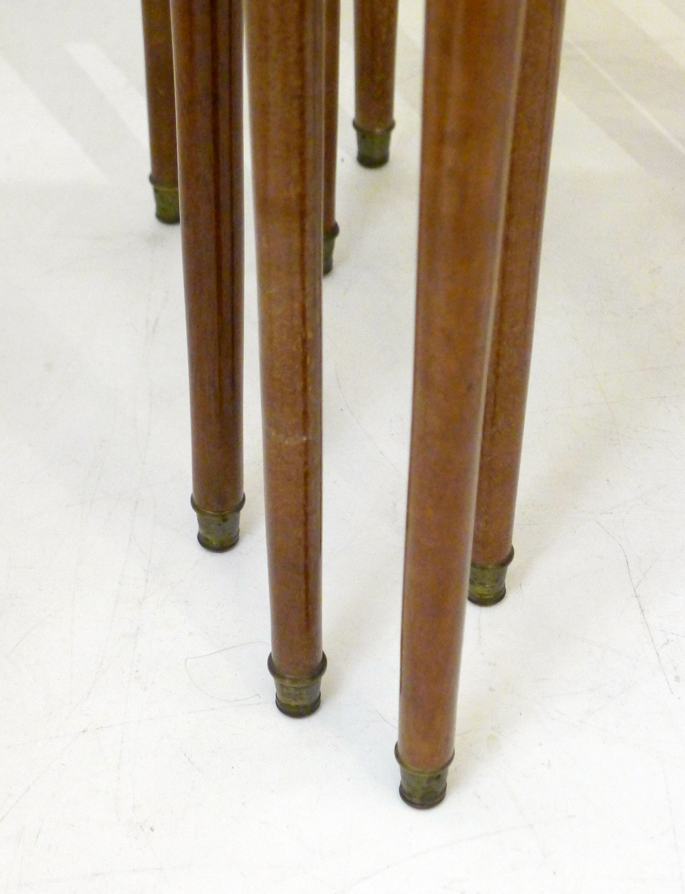 Set de 4 tables gigognes en bois