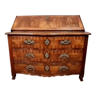 Curved scriban chest of drawers from the Louis XV period in marquetry around 1750