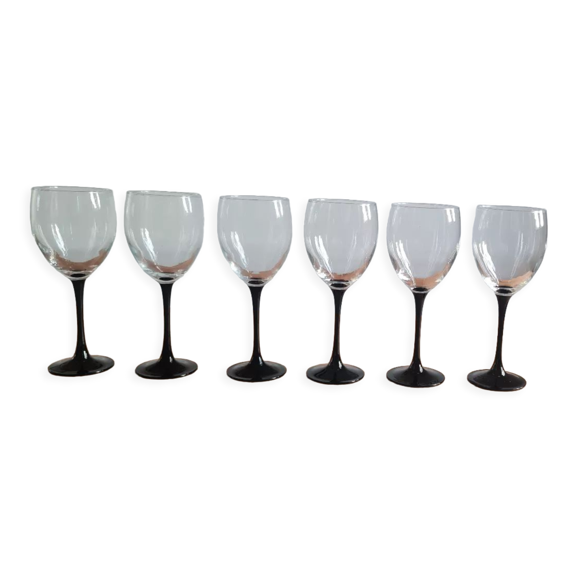 Set of 6 Luminarc wine glasses