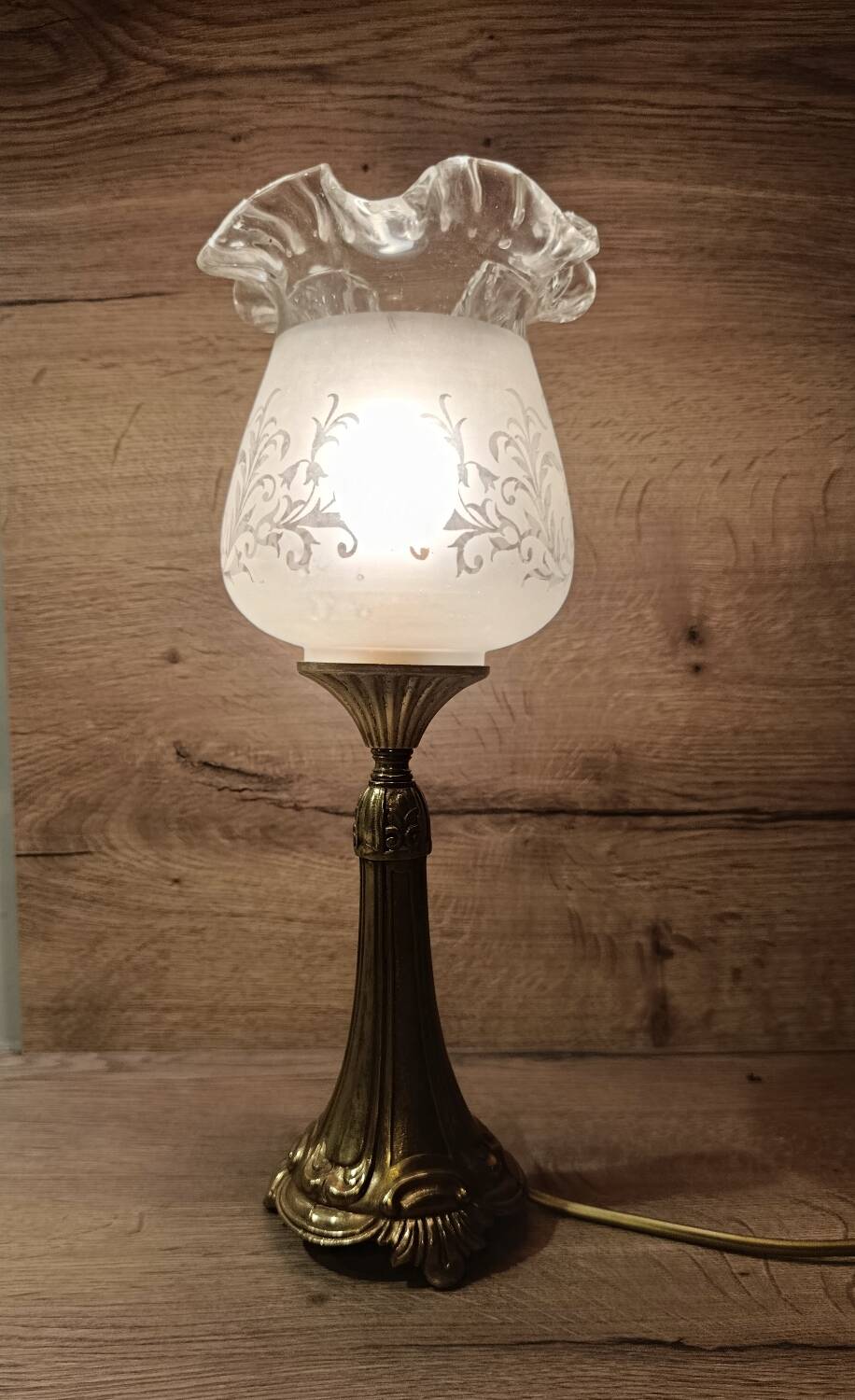 Lampe de table rétro chic bronze, globe à volant, vintage upcyclé