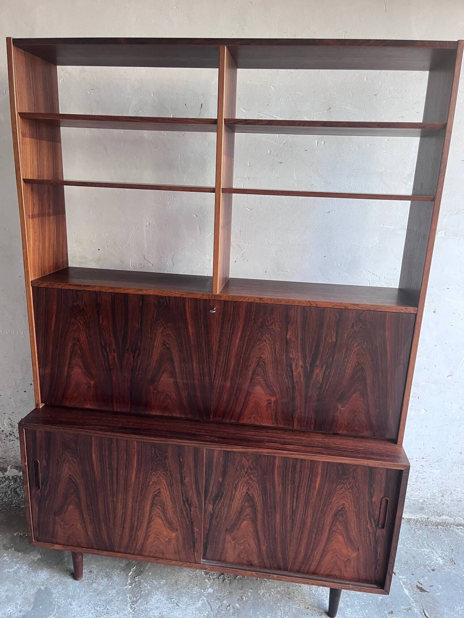 Secretary library model HU-9 in rosewood by Poul Hundevad, Denmark, 1960s.