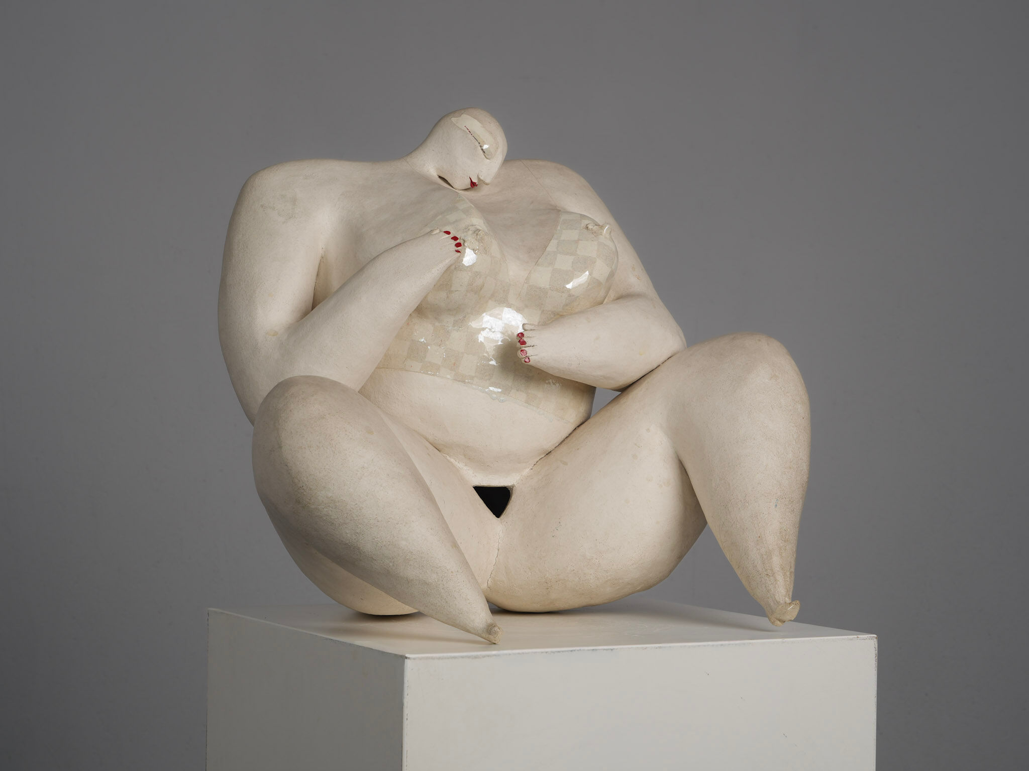 "Courage" expressive ceramic female sculpture by Evelyn van Baarda, Netherlands, 1981