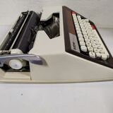 Typewriter Brother 1972 Deluxe 1350