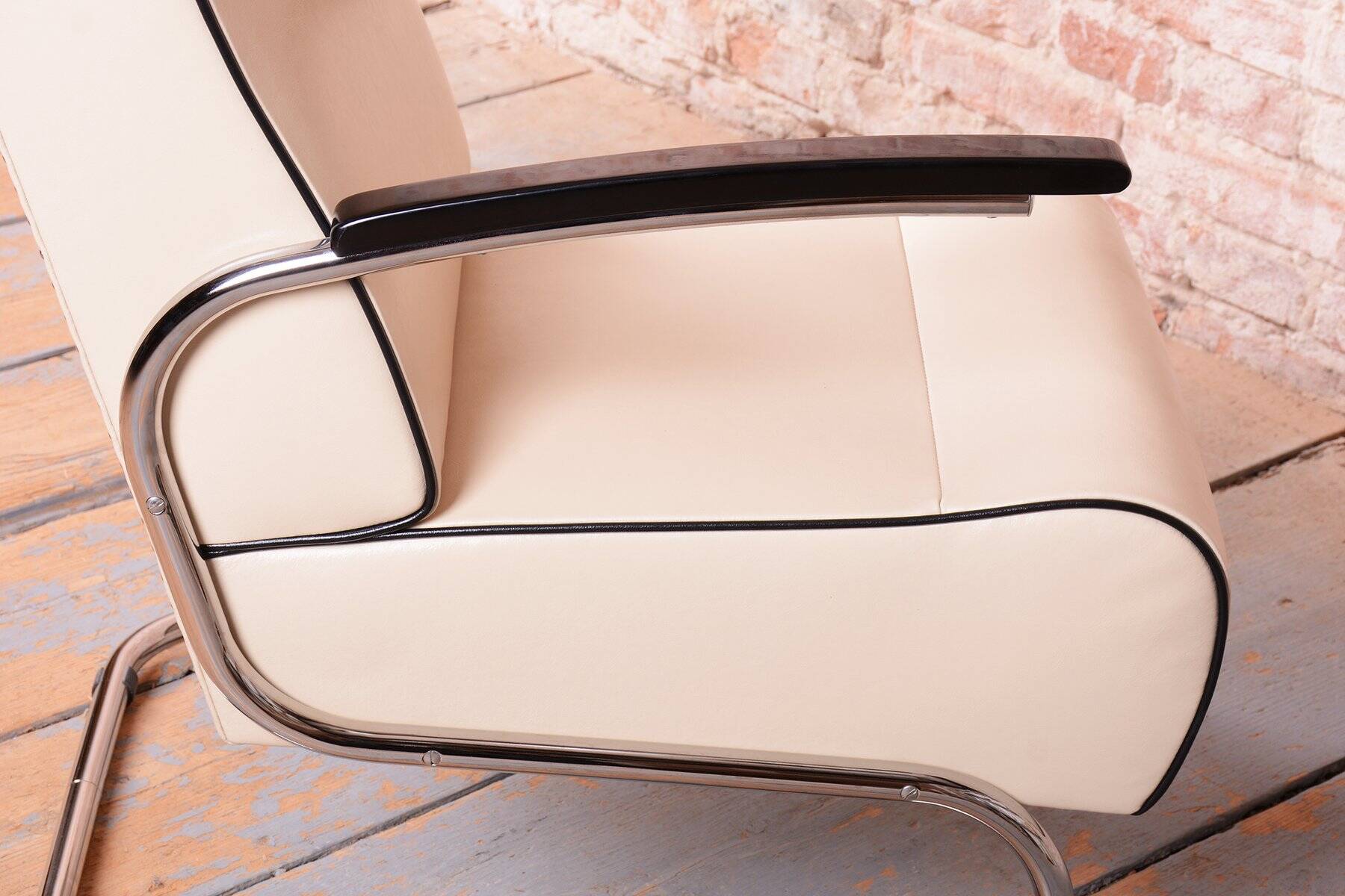 Bauhaus Armchairs FN24 in Chrome and Leather attributed to Mücke-Melder, Czech, 1930s, Set of 2