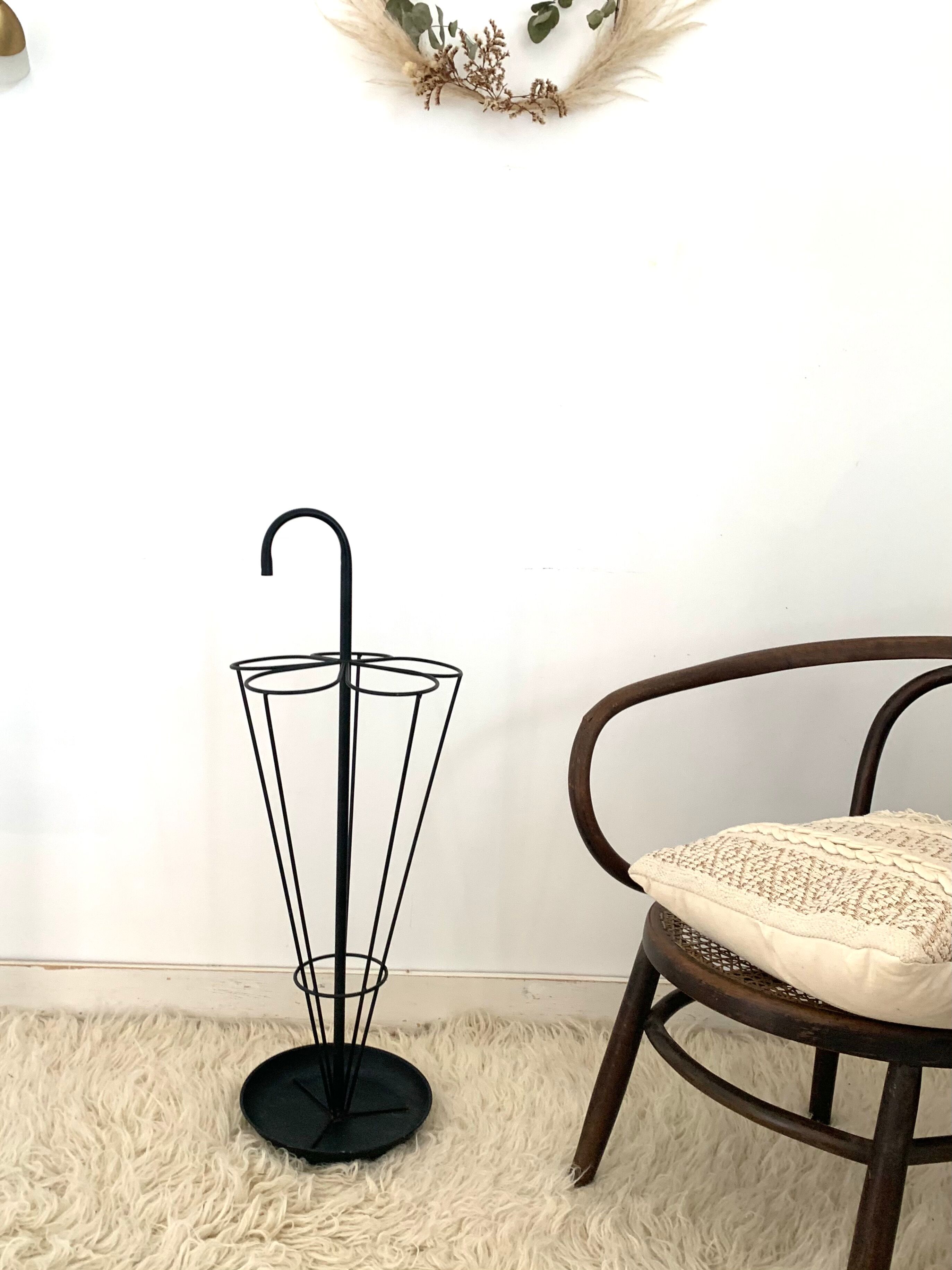 Metal umbrella holder