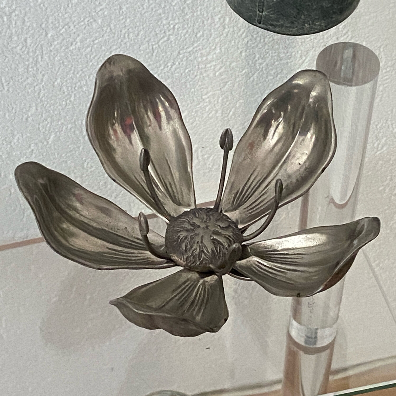 Ashtrays, lotus flower, removable petals, made of metal.