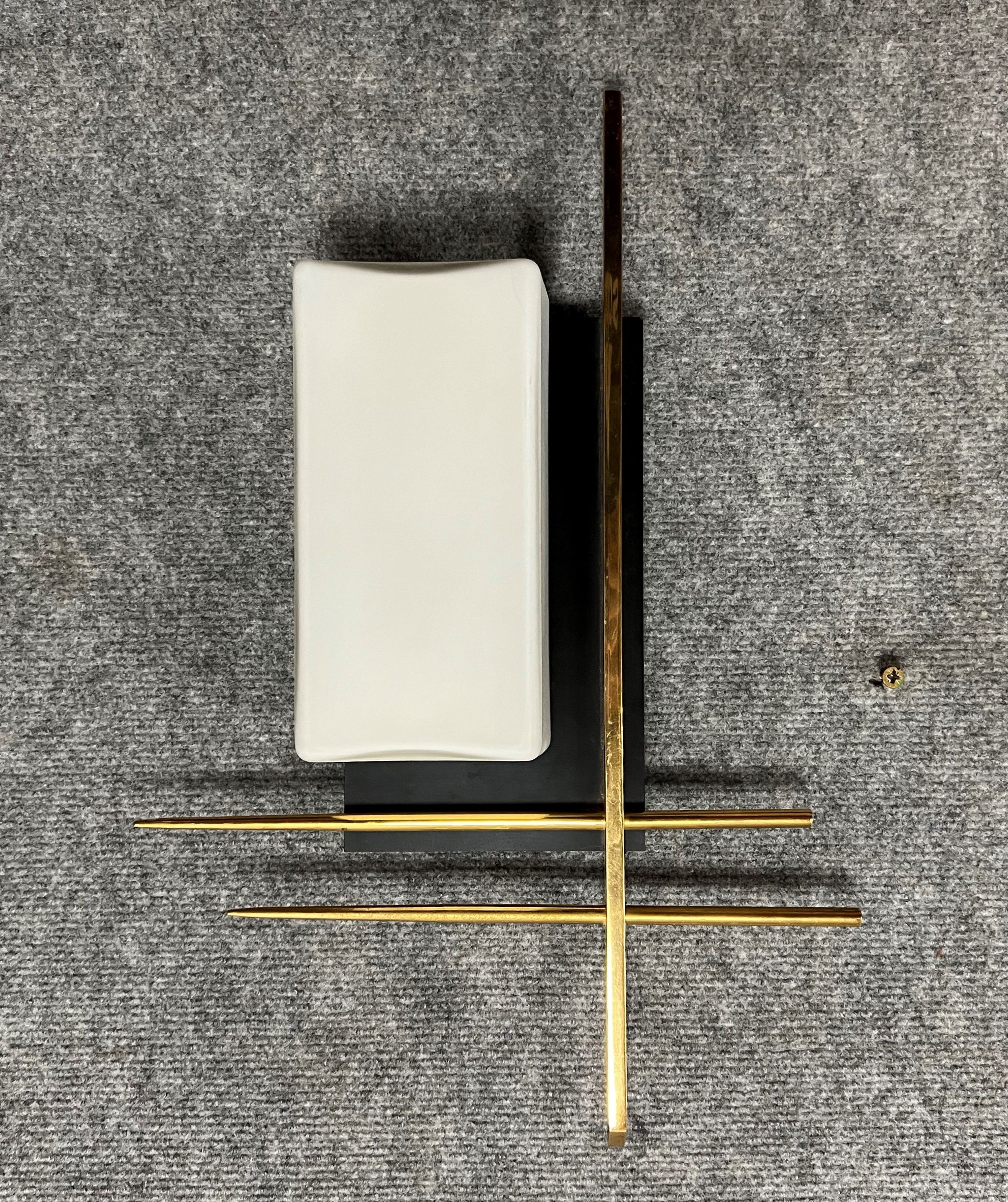 Wall lamp in black wood, gilded brass and opaline