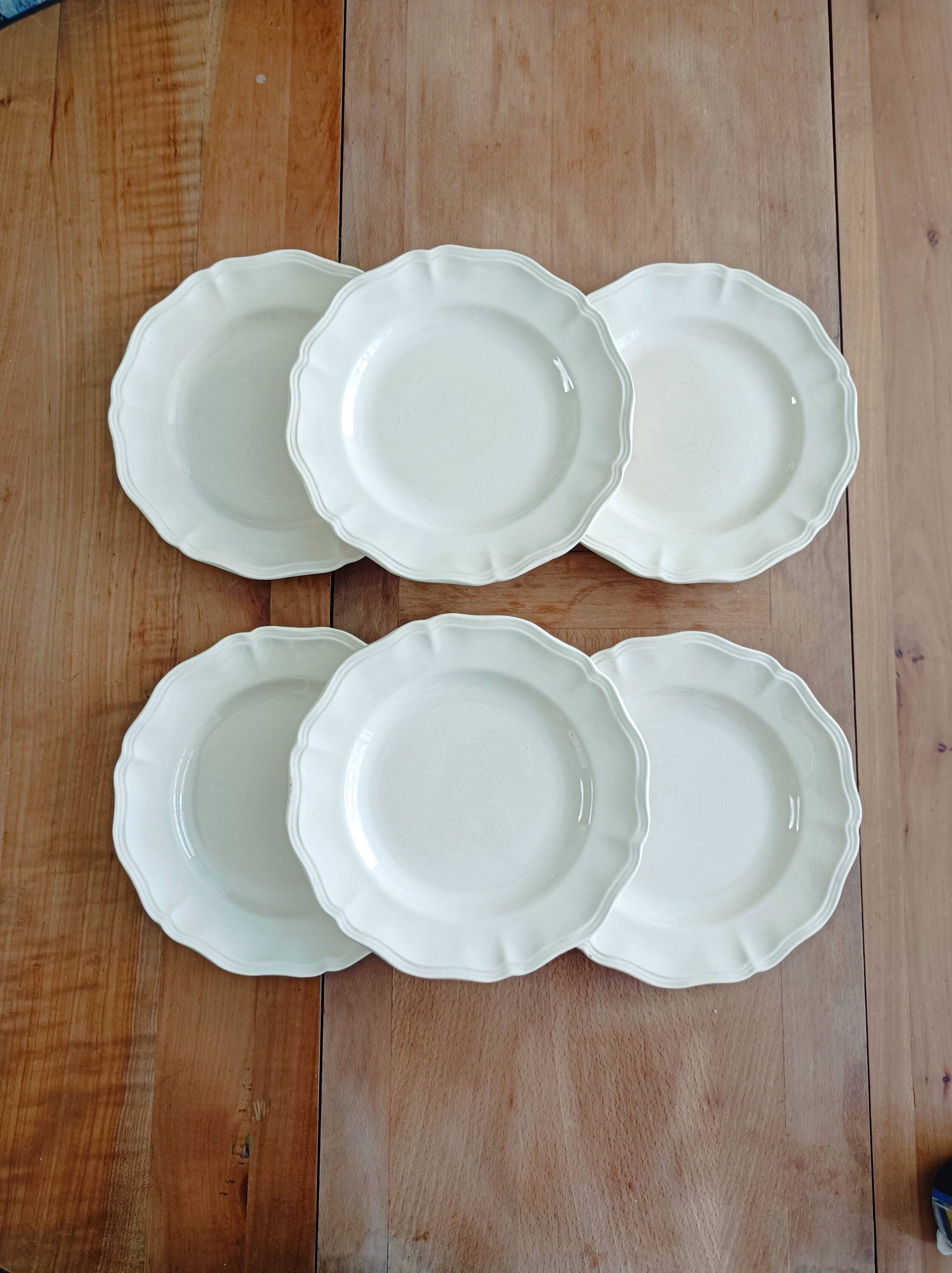 Set of 6 Sarreguemines ivory flat plates