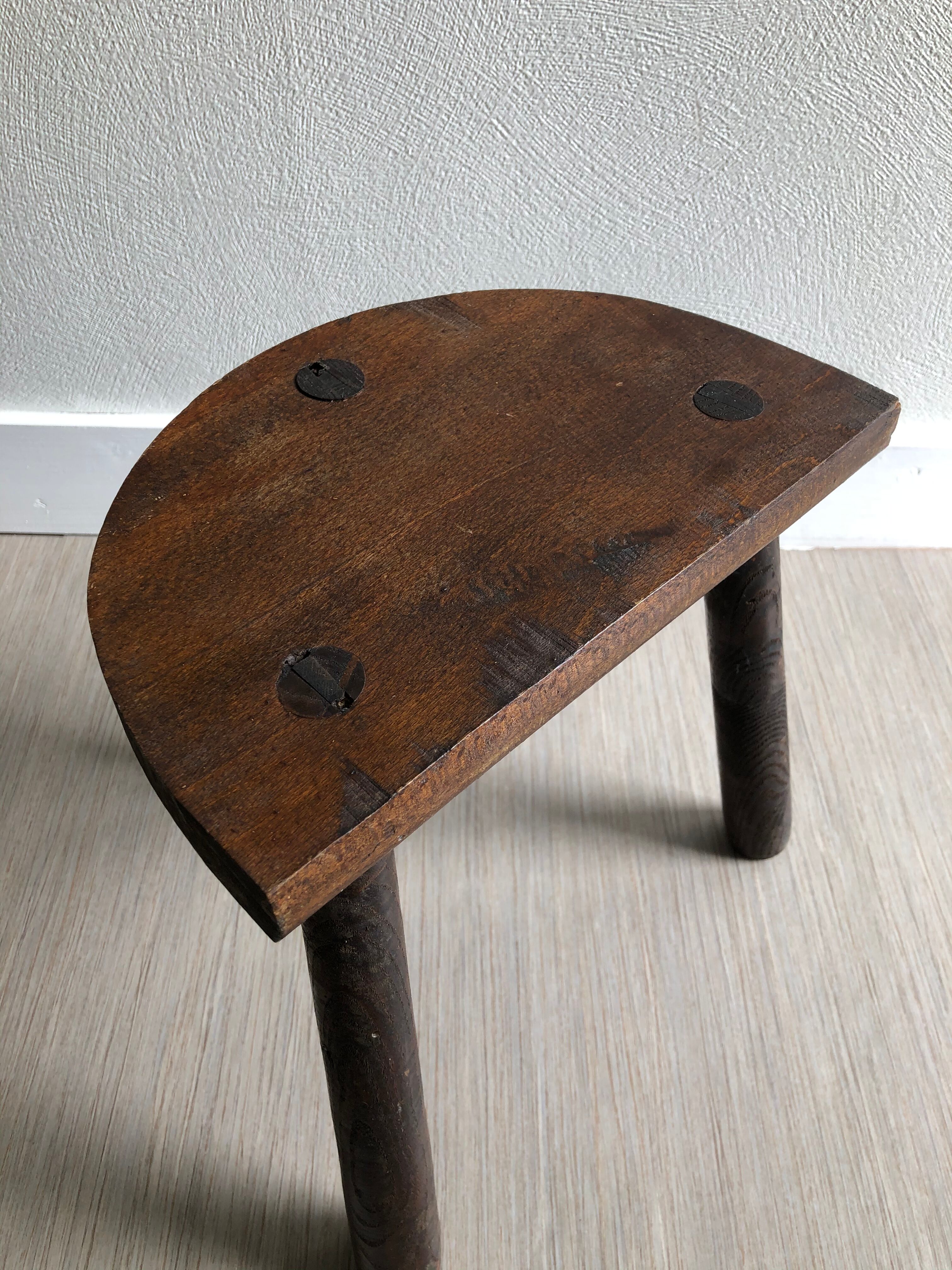 Tabouret tripode bois