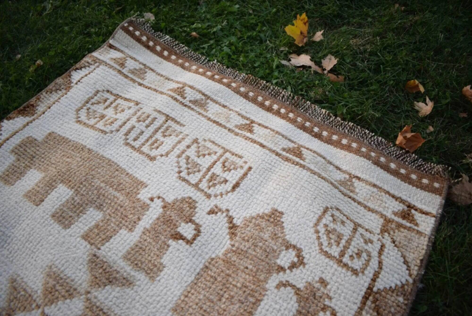 Vintage Turkish hallway rug 90x404 cm