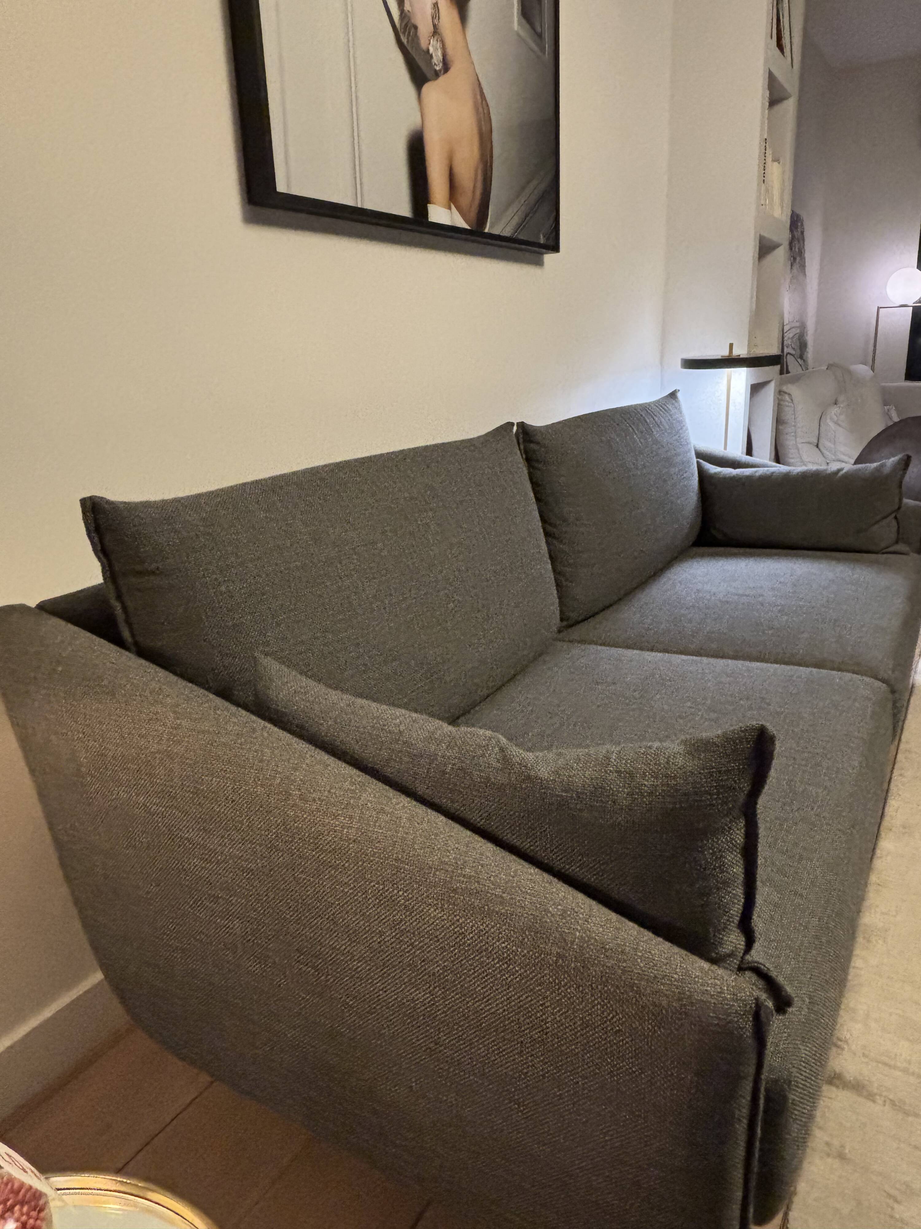 Stua Costura Moulin 10 grey sofa