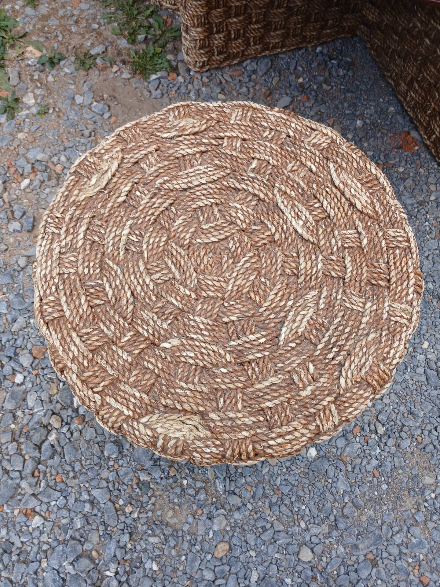 Vintage coffee table + 4 poufs