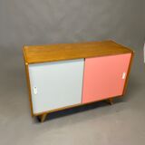 Cabinet U452 de Jiri Jiroutek